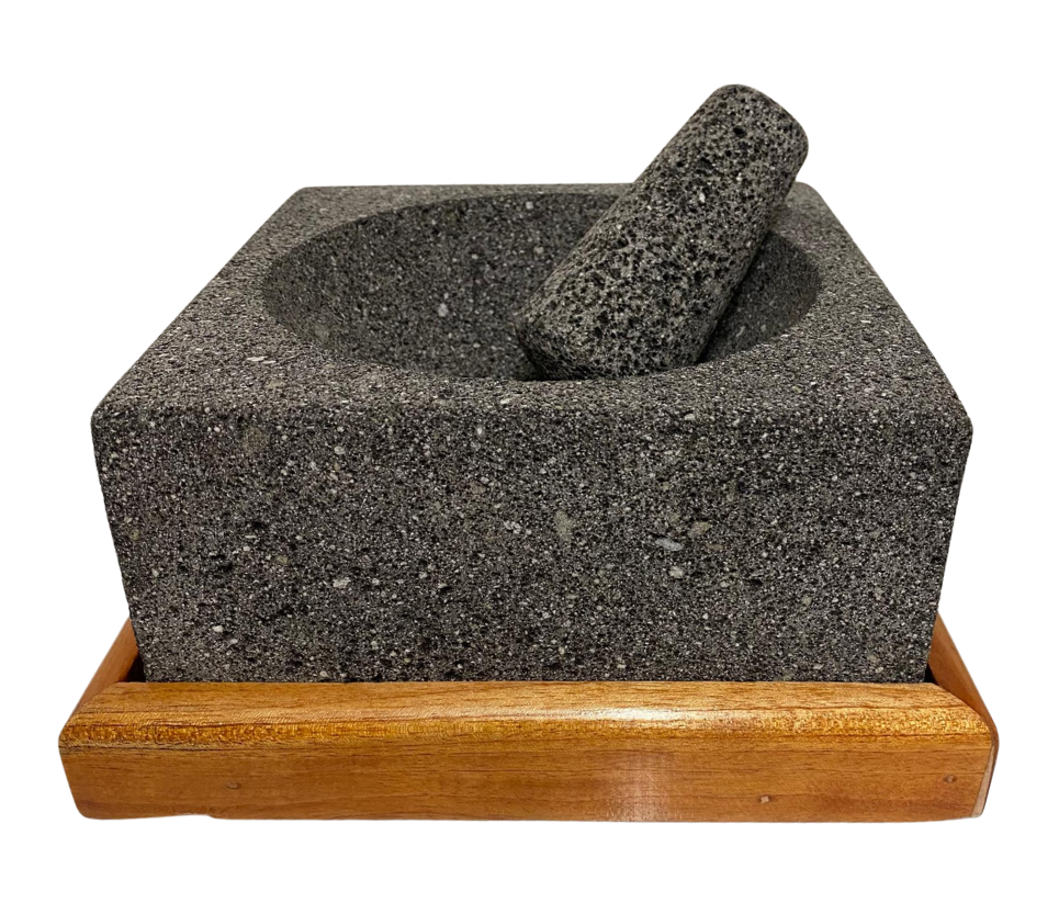 Molcajete cuadrado de Piedra volcánica Base de Cedro 21 cm