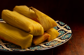 Tamales de Champiñones con salsa roja  3 piezas